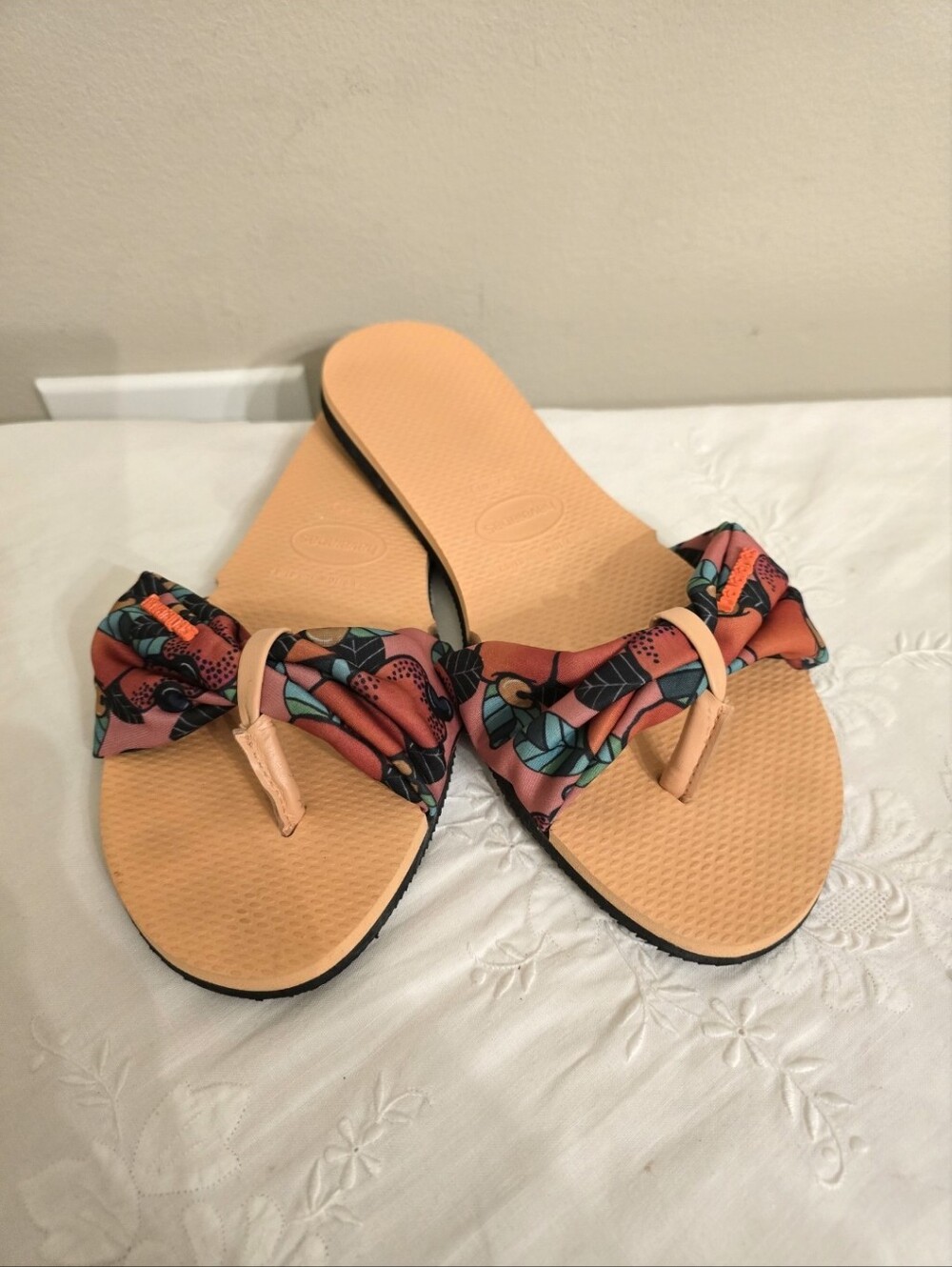 Havaianas Women's You St. Tropez Sandals with a tropical fruit pattern Size 9-10